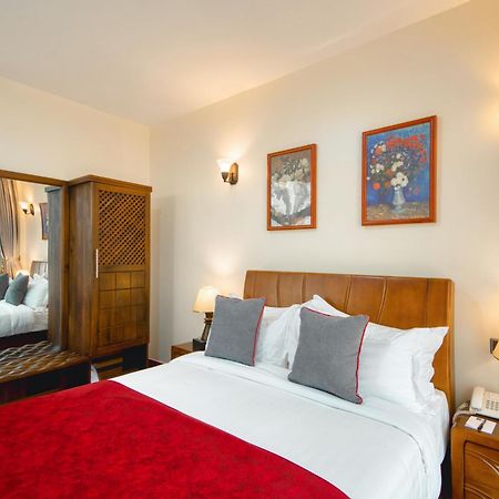 Kibo Palace Hotel Moshi Quarto foto